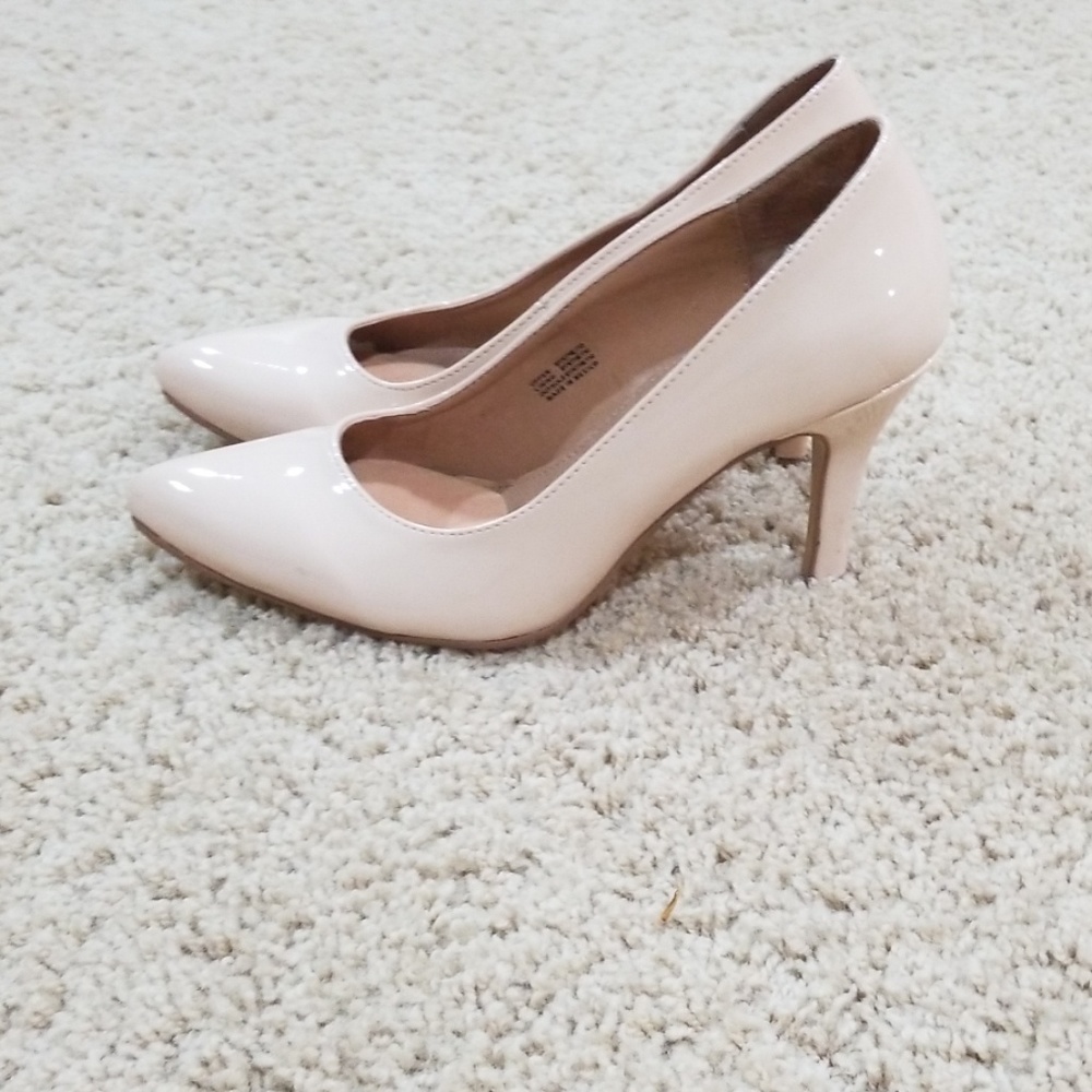 Heels - Picture 3 of 4